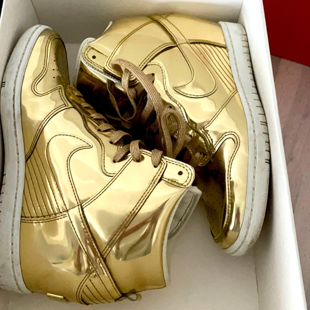 Nike Womens Dunk Sky Hi “Liquid Gold” Discontinued